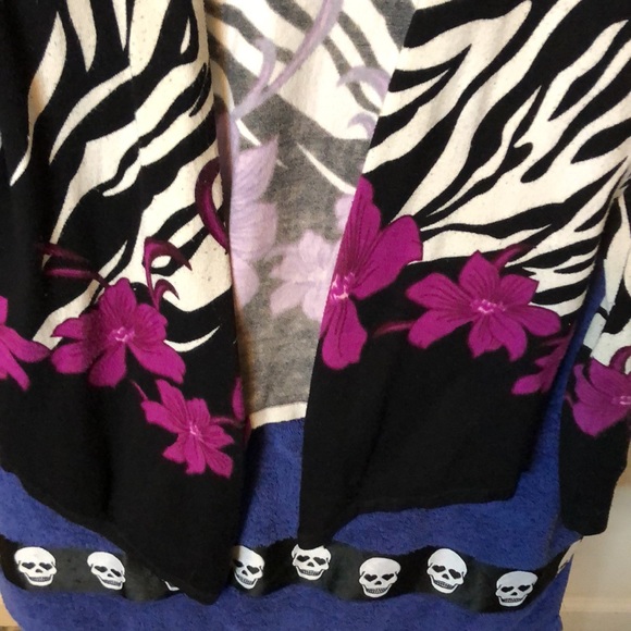 Beautiful leopard print and fuchsia flowered cardigan - Picture 2 of 4
